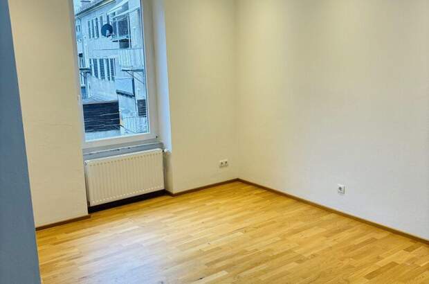 Altbauwohnung mit Balkon kaufen in 8020 Graz (Bild 1)