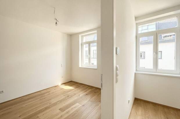 Altbauwohnung mit Balkon kaufen in 1170 Wien (Bild 2)