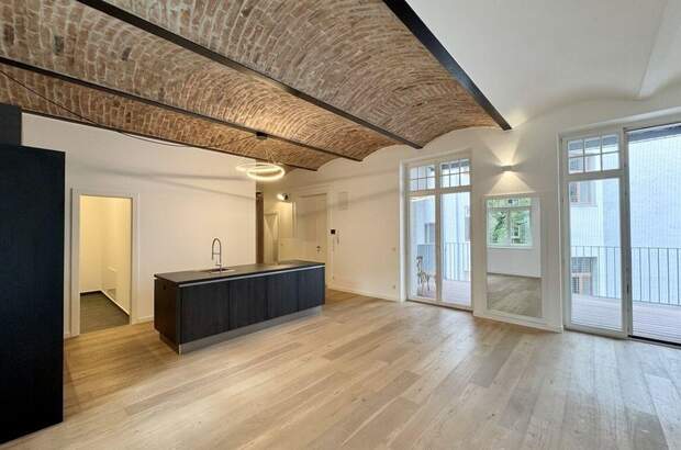 Altbauwohnung mit Balkon kaufen in 1100 Wien