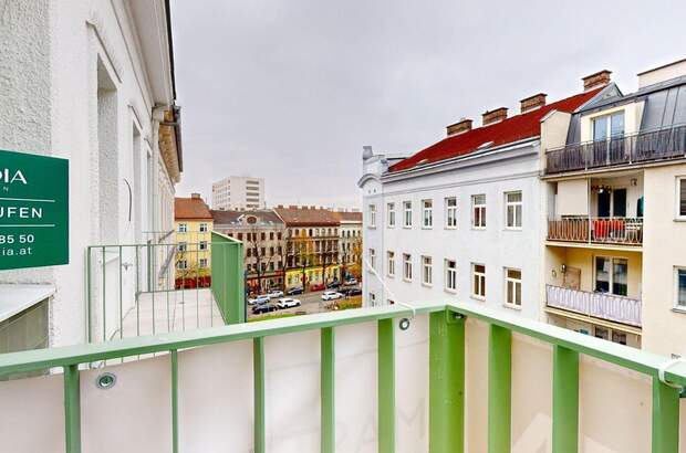 Altbauwohnung mit Balkon kaufen in 1140 Wien