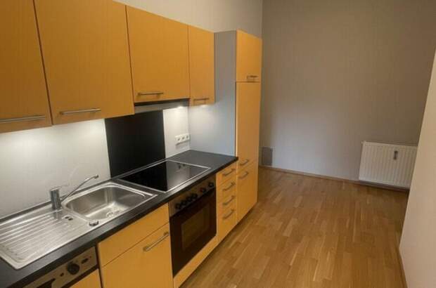 Altbauwohnung mit Balkon mieten in 8010 Graz (Bild 2)