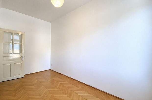 Altbauwohnung mit Balkon kaufen in 8020 Graz (Bild 3)