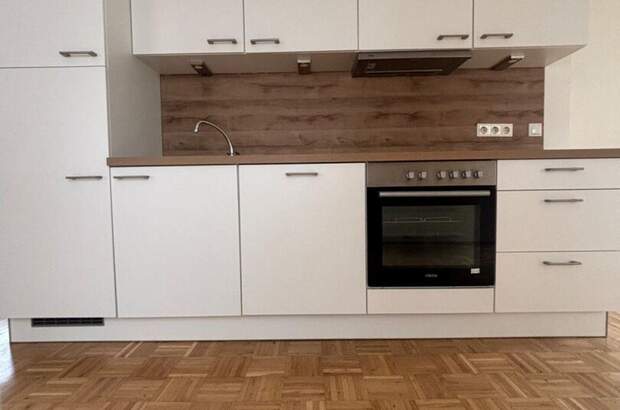 Altbauwohnung mit Balkon mieten in 8020 Graz (Bild 2)