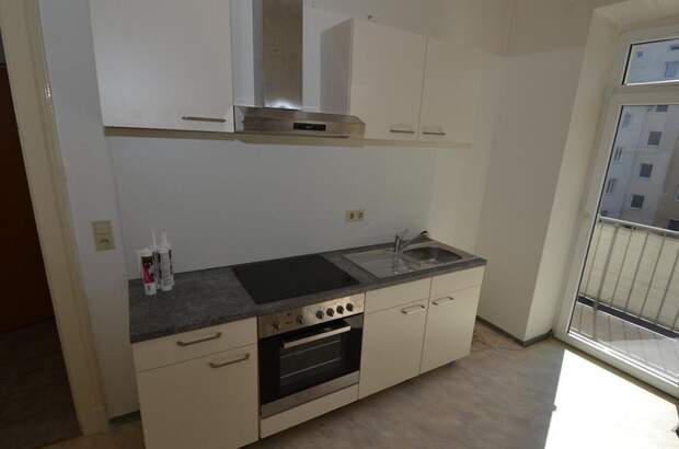 Altbauwohnung mit Balkon kaufen in 8010 Graz (Bild 2)