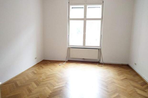 Altbauwohnung mit Balkon mieten in 8010 Graz (Bild 2)