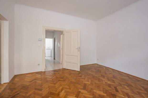 Altbauwohnung mit Balkon kaufen in 1130 Wien (Bild 3)