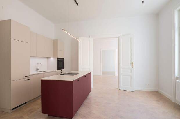 Altbauwohnung mit Balkon mieten in 1080 Wien (Bild 1)