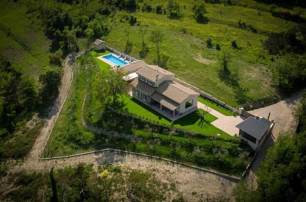 Haus kaufen in 52429 Grožnjan (Bild 1)