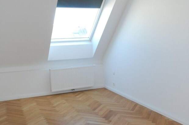 Altbauwohnung mit Balkon kaufen in 1040 Wien (Bild 5)