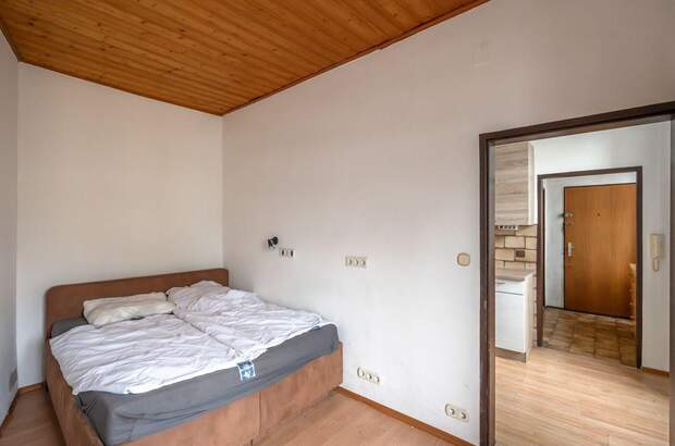 Altbauwohnung mit Balkon kaufen in 1120 Wien (Bild 2)