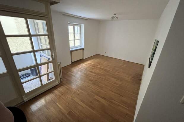 Altbauwohnung mit Balkon mieten in 4910 Ried (Bild 1)