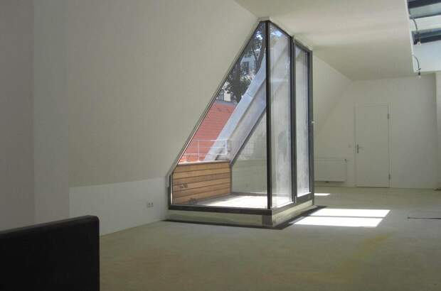 Altbauwohnung mit Balkon mieten in 1080 Wien (Bild 3)