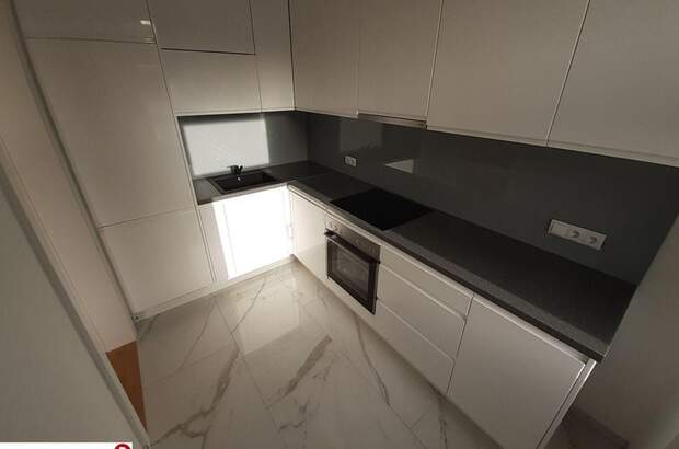 Altbauwohnung mit Balkon mieten in 1110 Wien (Bild 2)