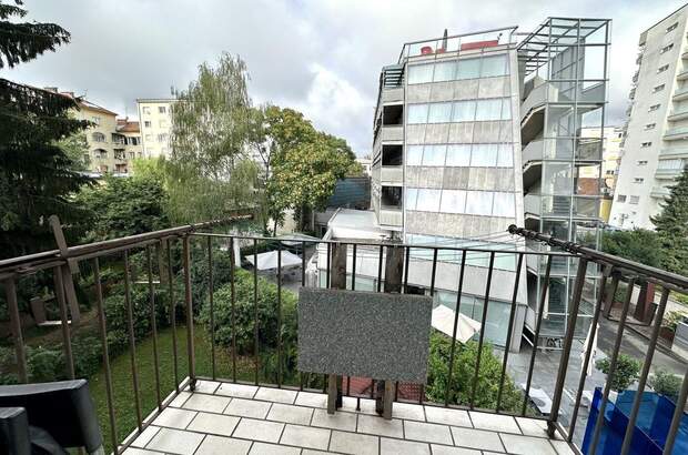 Altbauwohnung mit Balkon mieten in 8010 Graz (Bild 2)