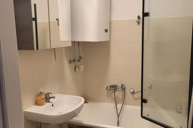 Altbauwohnung mit Balkon mieten in 8045 Graz (Bild 2)