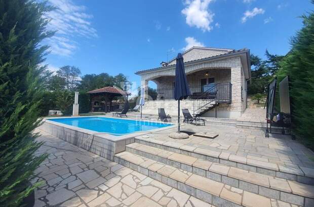 Haus kaufen in 52440 Porec (Bild 2)