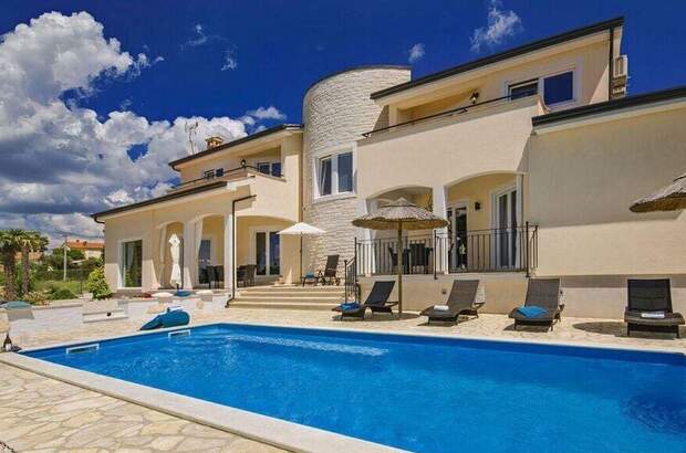 Haus kaufen in 52440 Porec (Bild 1)