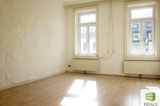 Altbauwohnung mit Balkon kaufen in 1130 Wien