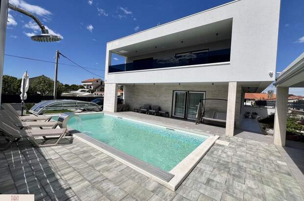 Haus kaufen in 23206 Sukošan (Bild 2)