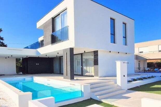 Haus kaufen in 23000 Kožino (Bild 1)