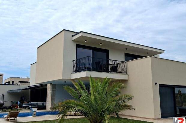 Haus mit Garten kaufen in 52466 Novigrad (Bild 1)