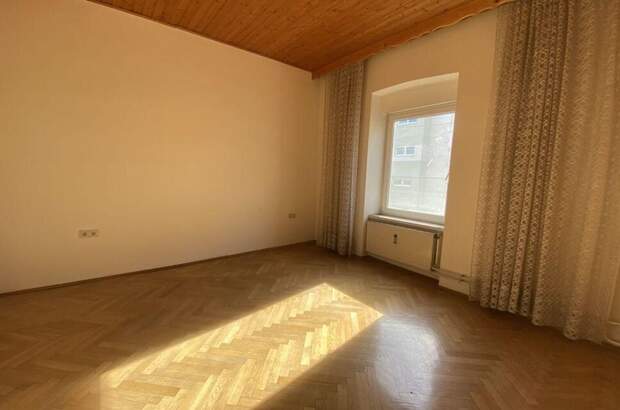 Altbauwohnung mit Balkon kaufen in 8020 Graz (Bild 1)