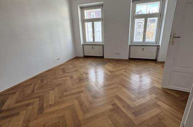 Altbauwohnung mit Balkon mieten in 8010 Graz (Bild 3)