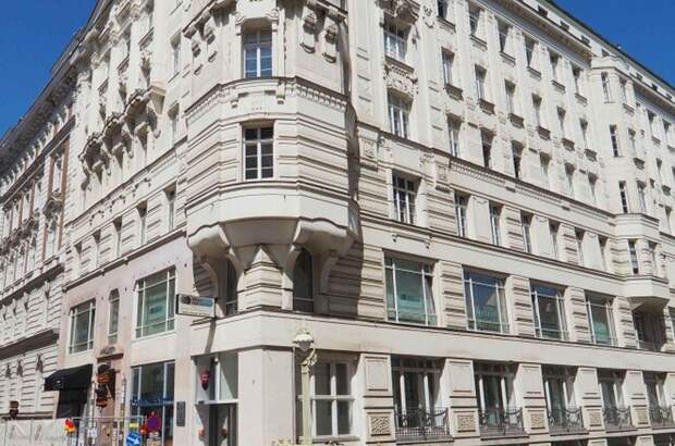 Altbauwohnung mit Balkon mieten in 1010 Wien (Bild 1)