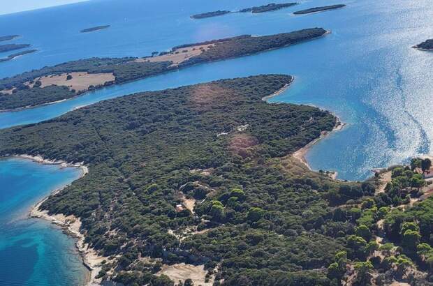 Grundstück kaufen in 52100 Pula (Bild 1)