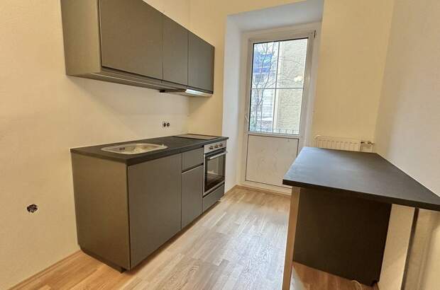 Altbauwohnung mit Balkon mieten in 8010 Graz (Bild 1)