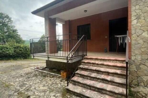 Haus mit Garten kaufen in 85021 Avigliano (Bild 3)